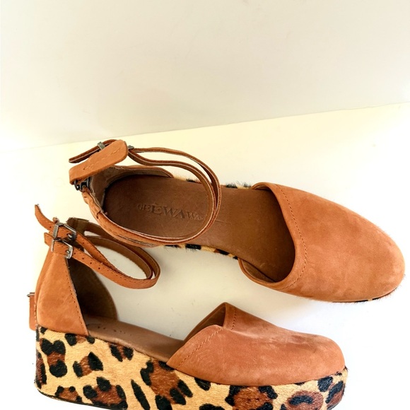 Anthropologie Gee Wawa Daisy Platform Leopard Animal Print Suede Wedges Heels - Picture 7 of 7